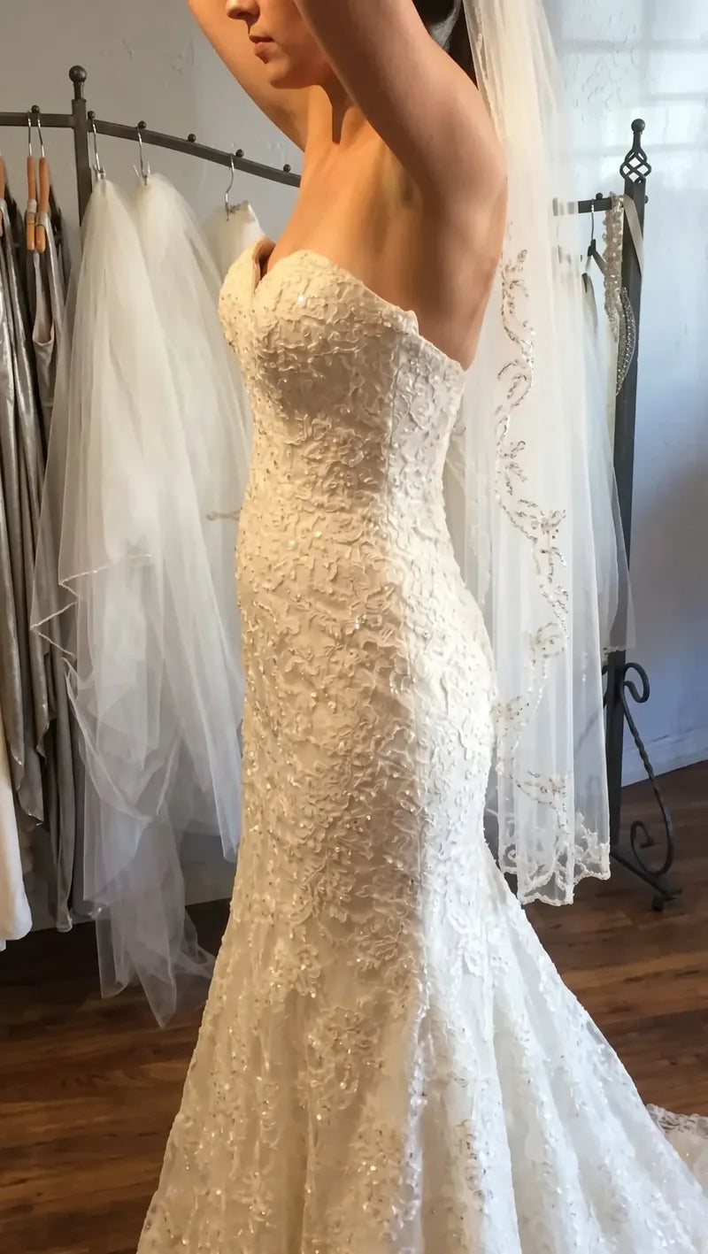 Strapless bodice gaping at the top, side view